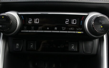Toyota RAV4, 2021 год, 3 650 000 рублей, 17 фотография