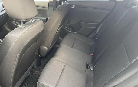 Hyundai Solaris II рестайлинг, 2017 год, 995 000 рублей, 15 фотография