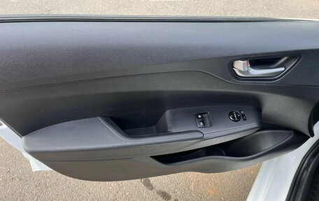Hyundai Solaris II рестайлинг, 2017 год, 995 000 рублей, 14 фотография