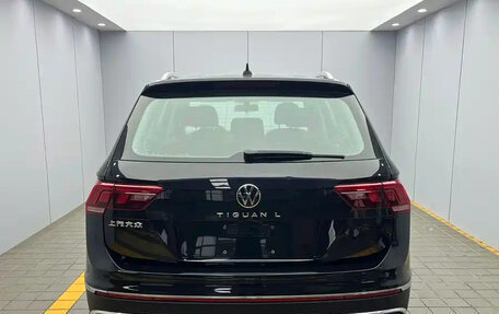 Volkswagen Tiguan II, 2022 год, 1 949 999 рублей, 5 фотография