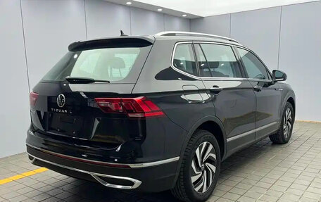Volkswagen Tiguan II, 2022 год, 1 949 999 рублей, 6 фотография