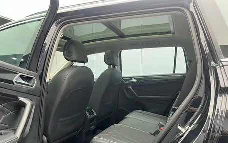 Volkswagen Tiguan II, 2022 год, 1 949 999 рублей, 8 фотография