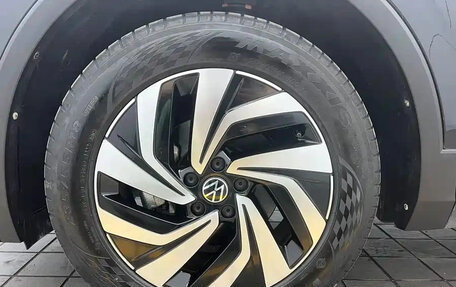 Volkswagen Tiguan II, 2022 год, 1 949 999 рублей, 20 фотография
