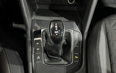 Volkswagen Tiguan II, 2021 год, 2 500 000 рублей, 17 фотография