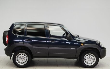 Chevrolet Niva I рестайлинг, 2010 год, 500 000 рублей, 4 фотография