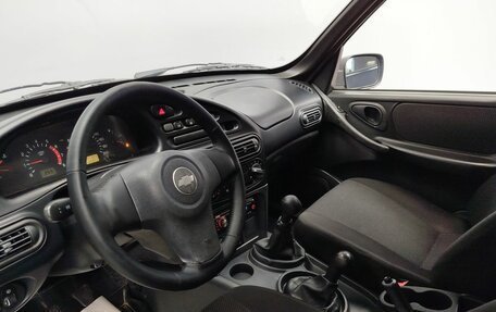 Chevrolet Niva I рестайлинг, 2010 год, 500 000 рублей, 15 фотография