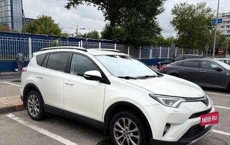 Toyota RAV4, 2017 год, 3 000 000 рублей, 2 фотография