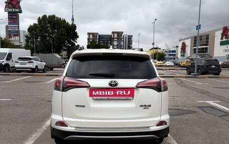 Toyota RAV4, 2017 год, 3 000 000 рублей, 6 фотография