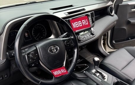 Toyota RAV4, 2017 год, 3 000 000 рублей, 10 фотография