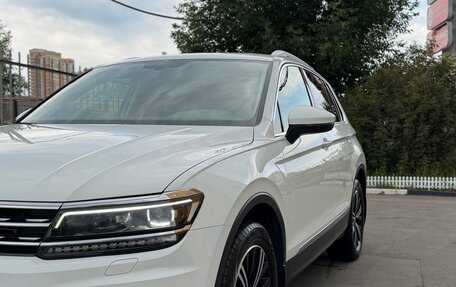 Volkswagen Tiguan II, 2018 год, 2 390 000 рублей, 3 фотография