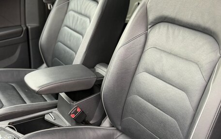 Volkswagen Tiguan II, 2018 год, 2 390 000 рублей, 16 фотография