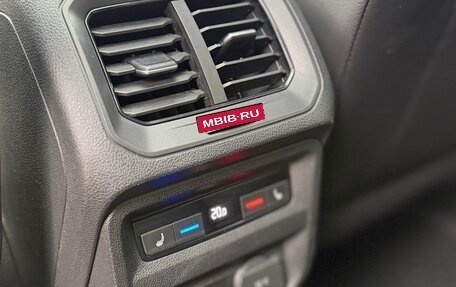 Volkswagen Tiguan II, 2018 год, 2 390 000 рублей, 15 фотография