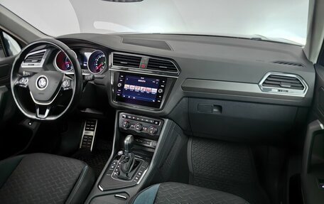 Volkswagen Tiguan II, 2019 год, 2 388 000 рублей, 13 фотография