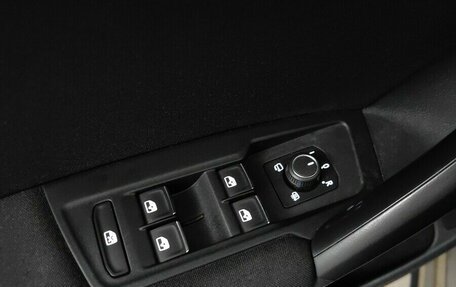 Volkswagen Tiguan II, 2019 год, 2 388 000 рублей, 23 фотография