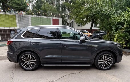 Volkswagen Touareg III, 2019 год, 4 800 000 рублей, 9 фотография
