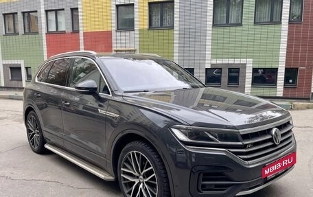 Volkswagen Touareg III, 2019 год, 4 800 000 рублей, 8 фотография