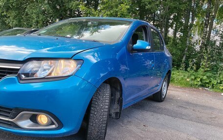 Renault Logan II, 2018 год, 960 000 рублей, 3 фотография