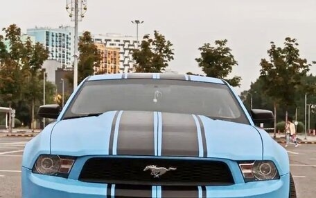 Ford Mustang VI рестайлинг, 2009 год, 2 100 000 рублей, 2 фотография