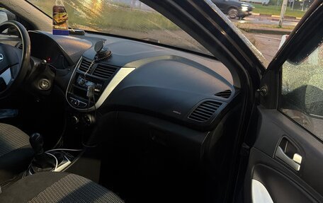 Hyundai Solaris II рестайлинг, 2013 год, 637 000 рублей, 6 фотография