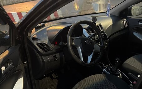 Hyundai Solaris II рестайлинг, 2013 год, 637 000 рублей, 5 фотография