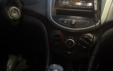 Hyundai Solaris II рестайлинг, 2013 год, 637 000 рублей, 7 фотография