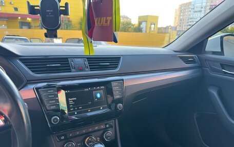 Skoda Superb III рестайлинг, 2016 год, 1 700 000 рублей, 14 фотография