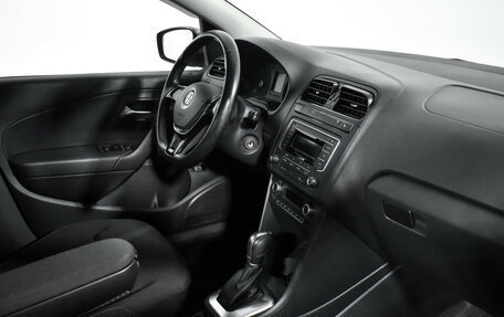 Volkswagen Polo VI (EU Market), 2017 год, 990 000 рублей, 14 фотография