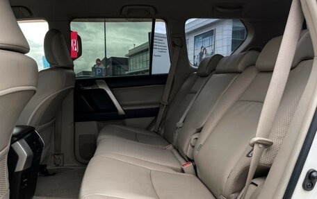 Toyota Land Cruiser Prado 150 рестайлинг 2, 2012 год, 2 697 000 рублей, 11 фотография