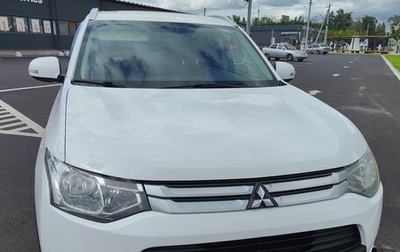 Mitsubishi Outlander III рестайлинг 3, 2014 год, 1 490 000 рублей, 1 фотография