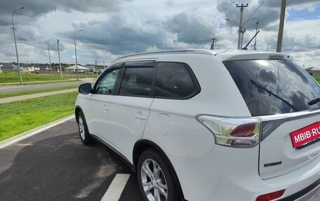 Mitsubishi Outlander III рестайлинг 3, 2014 год, 1 490 000 рублей, 7 фотография