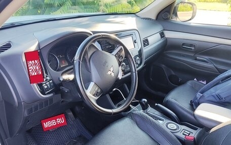 Mitsubishi Outlander III рестайлинг 3, 2014 год, 1 490 000 рублей, 11 фотография