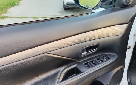 Mitsubishi Outlander III рестайлинг 3, 2014 год, 1 490 000 рублей, 19 фотография