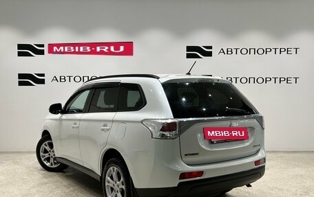 Mitsubishi Outlander III рестайлинг 3, 2014 год, 1 249 000 рублей, 5 фотография