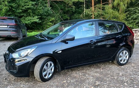 Hyundai Solaris II рестайлинг, 2012 год, 850 000 рублей, 2 фотография