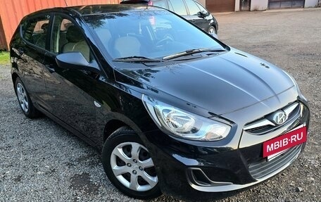 Hyundai Solaris II рестайлинг, 2012 год, 850 000 рублей, 5 фотография