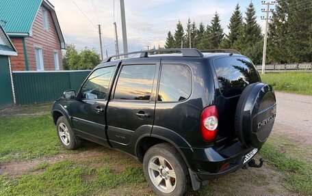 Chevrolet Niva I рестайлинг, 2018 год, 730 000 рублей, 3 фотография