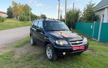 Chevrolet Niva I рестайлинг, 2018 год, 730 000 рублей, 2 фотография