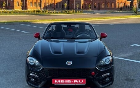 Fiat 124 Spider I, 2017 год, 2 500 000 рублей, 2 фотография
