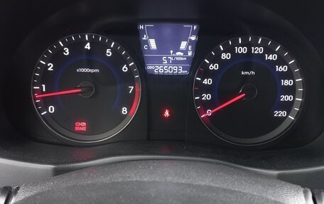 Hyundai Solaris II рестайлинг, 2011 год, 690 000 рублей, 2 фотография