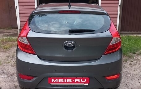 Hyundai Solaris II рестайлинг, 2011 год, 690 000 рублей, 10 фотография