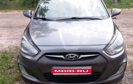 Hyundai Solaris II рестайлинг, 2011 год, 690 000 рублей, 11 фотография