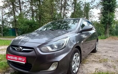 Hyundai Solaris II рестайлинг, 2011 год, 690 000 рублей, 12 фотография