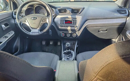 KIA Rio III рестайлинг, 2015 год, 850 000 рублей, 10 фотография