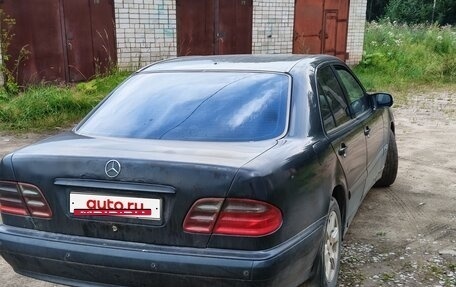 Mercedes-Benz E-Класс, 2000 год, 300 000 рублей, 4 фотография