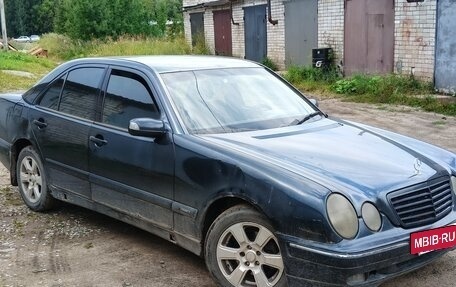 Mercedes-Benz E-Класс, 2000 год, 300 000 рублей, 6 фотография