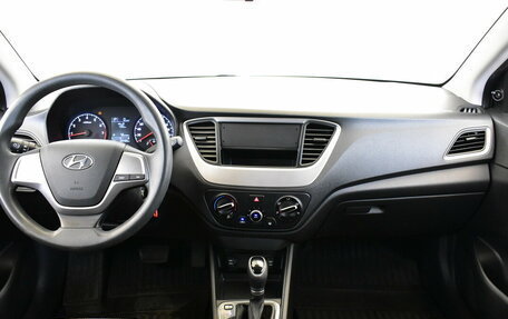 Hyundai Solaris II рестайлинг, 2018 год, 1 120 000 рублей, 5 фотография