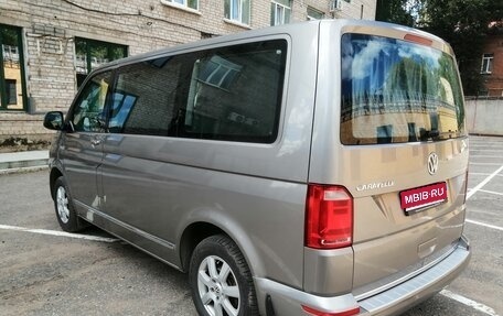 Volkswagen Caravelle T6 рестайлинг, 2018 год, 3 600 000 рублей, 1 фотография