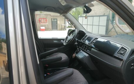Volkswagen Caravelle T6 рестайлинг, 2018 год, 3 600 000 рублей, 7 фотография