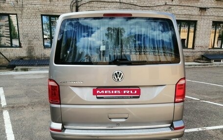 Volkswagen Caravelle T6 рестайлинг, 2018 год, 3 600 000 рублей, 2 фотография
