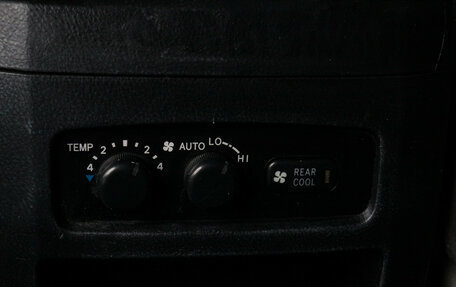 Toyota Land Cruiser Prado 120 рестайлинг, 2004 год, 1 600 000 рублей, 10 фотография
